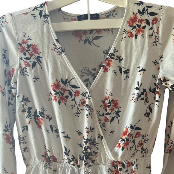 EUC KENDALL & KYLIE ROMPER MEDIUM - Picture 2 of 4